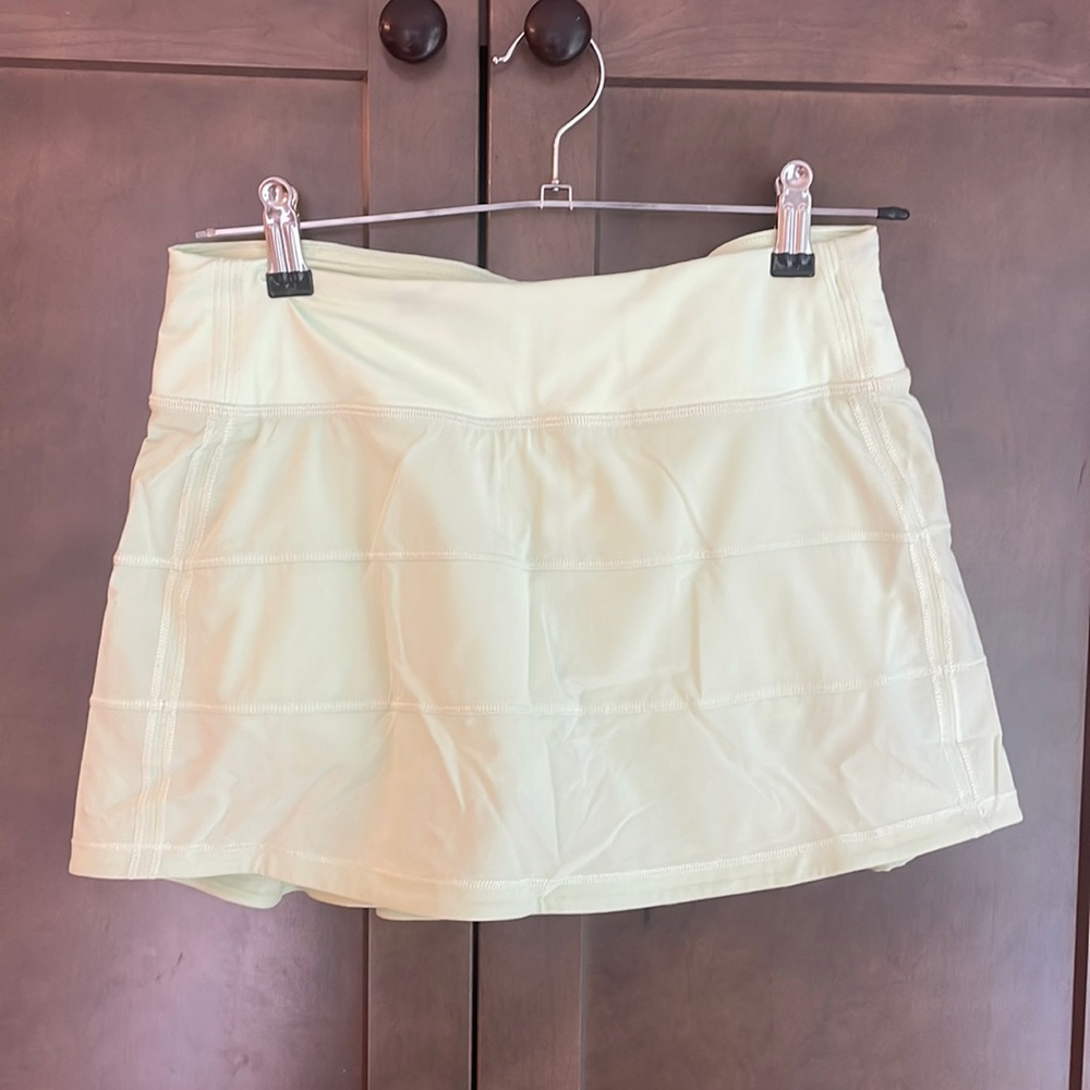 NWOT Lululemon Pace Rival skirt size 4 - light green